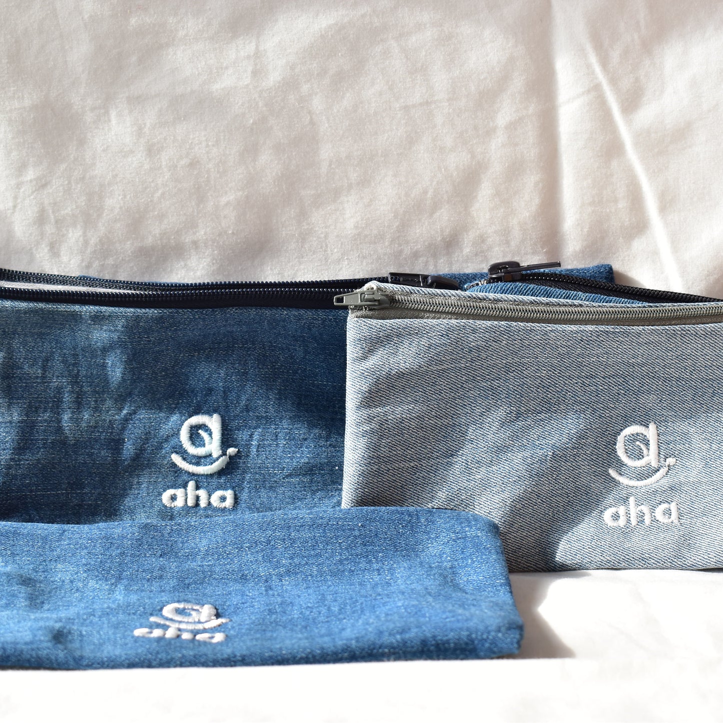 PACK: Estuche + Envase pasta de dientes en pastillas + Cepillo AHA